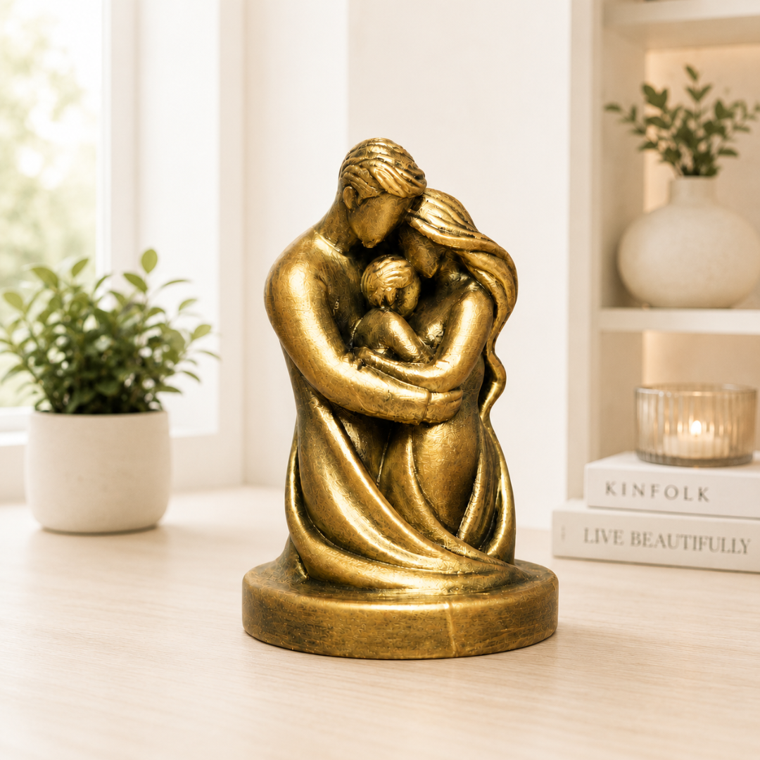 Bond of Love –  A Sculpture for the Dreamers